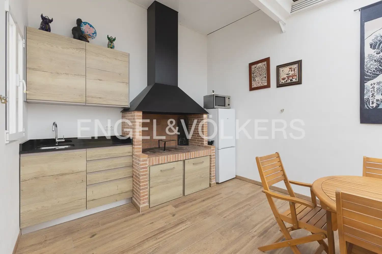 4 bedroom Townhouse for sale in Benifaio with garage - € 385,000 (Ref: 10035680)