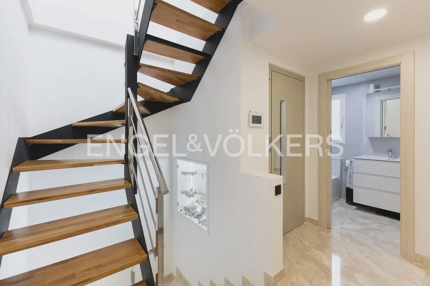 4 bedroom Townhouse for sale in Benifaio with garage - € 385,000 (Ref: 10035680)
