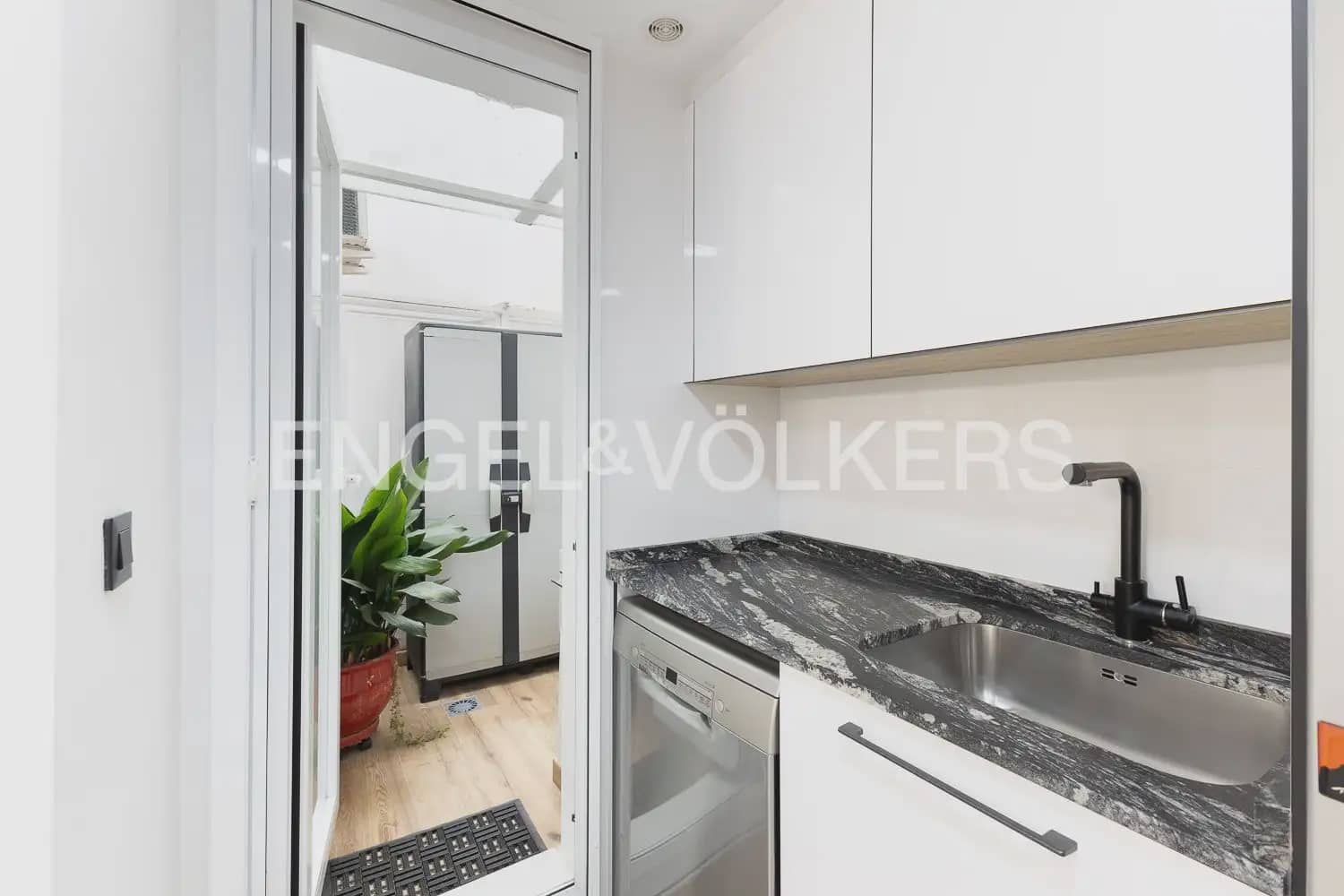 4 bedroom Townhouse for sale in Benifaio with garage - € 385,000 (Ref: 10035680)