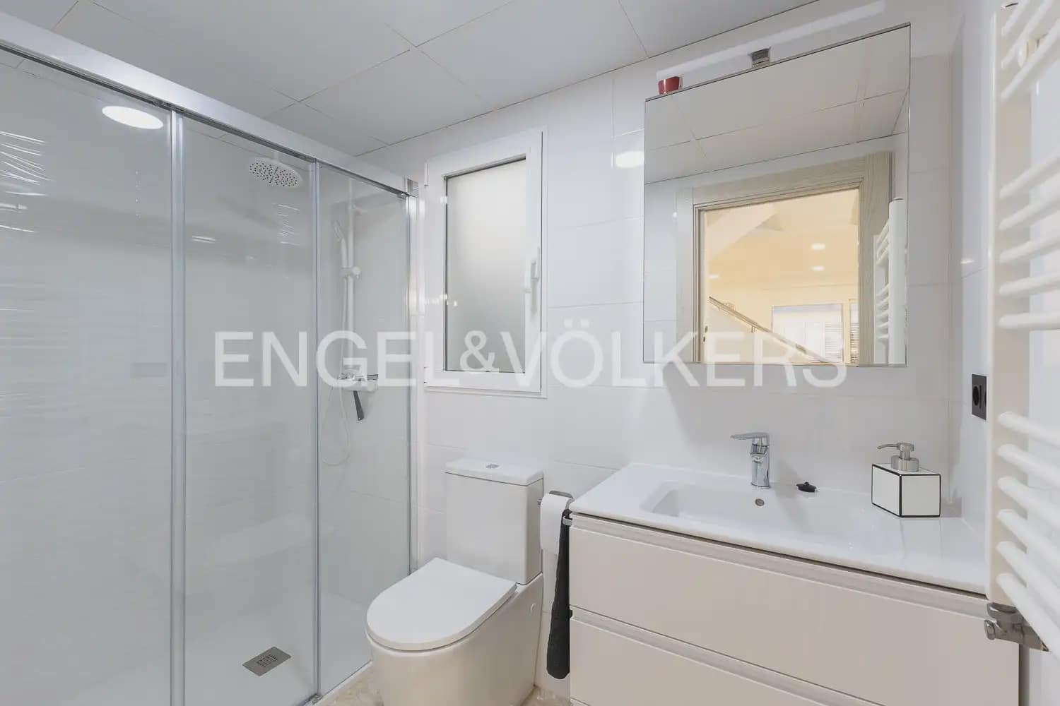 4 bedroom Townhouse for sale in Benifaio with garage - € 385,000 (Ref: 10035680)