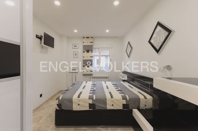 4 bedroom Townhouse for sale in Benifaió with garage - € 385,000 (Ref: 10035680)