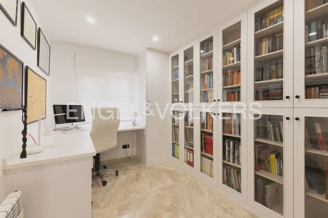 4 bedroom Townhouse for sale in Benifaió with garage - € 385,000 (Ref: 10035680)