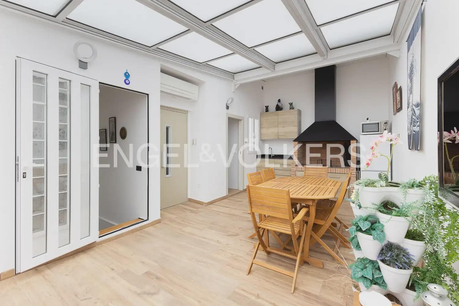4 bedroom Townhouse for sale in Benifaio with garage - € 385,000 (Ref: 10035680)