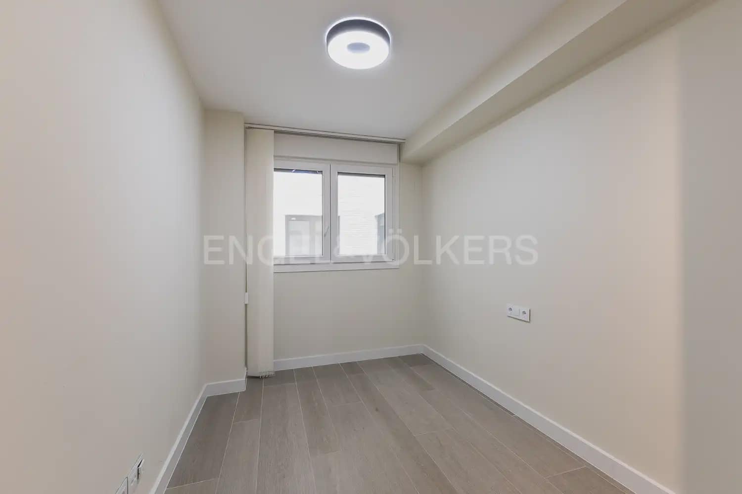 Piso de 3 habitaciones en València ciudad en alquiler con garaje - 2.200 € (Ref: 10035764)