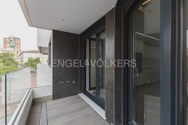 Piso de 3 habitaciones en Trinitat, València ciudad en alquiler con garaje - 2.200 € (Ref: 10035764)