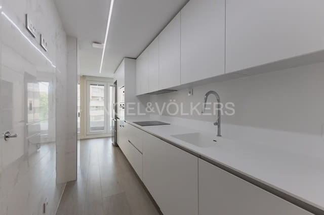 Piso de 3 habitaciones en Trinitat, València ciudad en alquiler con garaje - 2.200 € (Ref: 10035764)