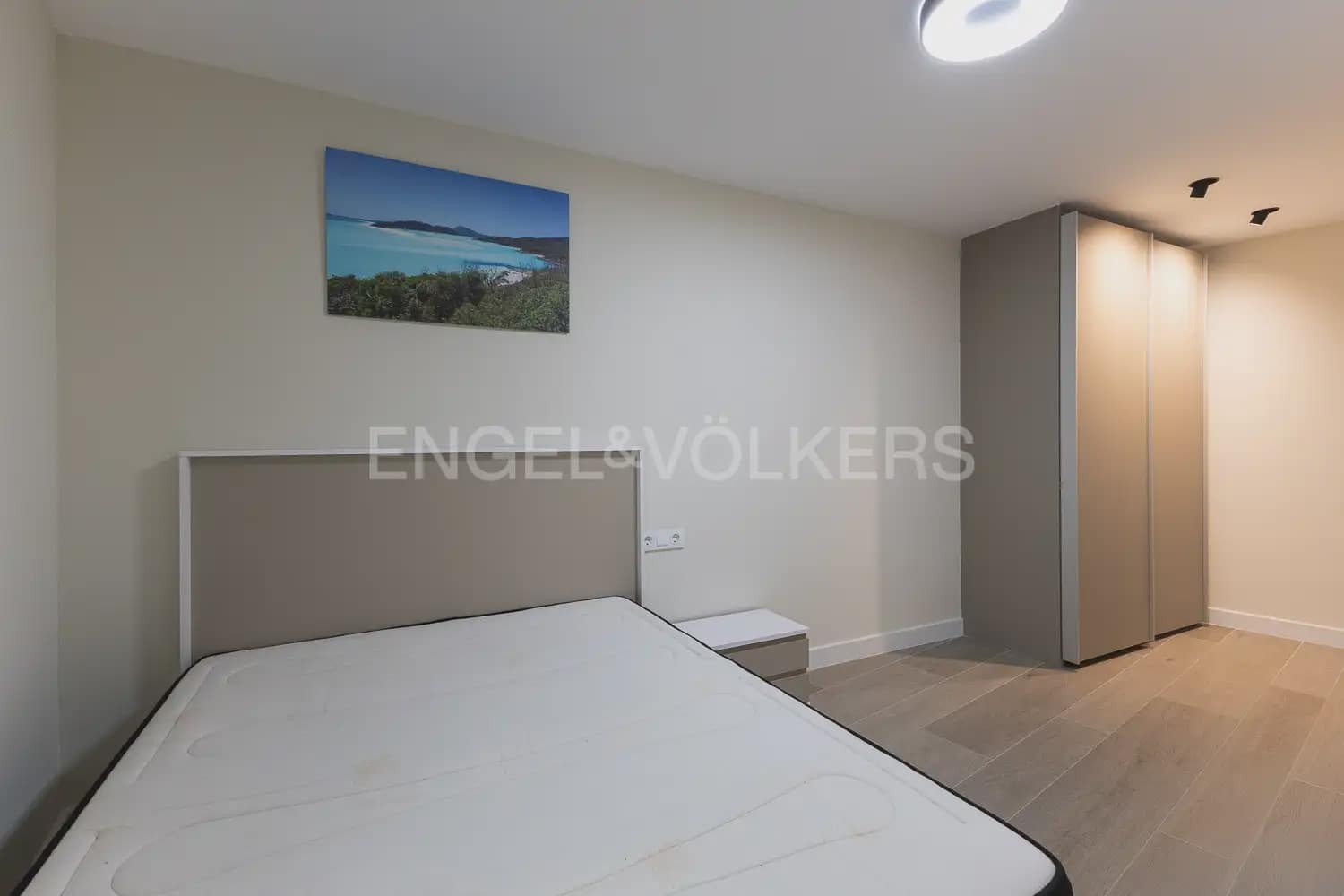 Piso de 3 habitaciones en València ciudad en alquiler con garaje - 2.200 € (Ref: 10035764)