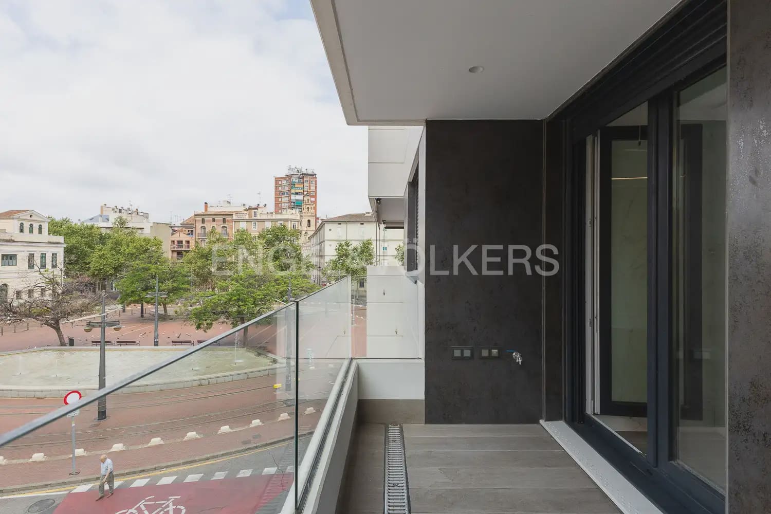 Piso de 3 habitaciones en València ciudad en alquiler con garaje - 2.200 € (Ref: 10035764)