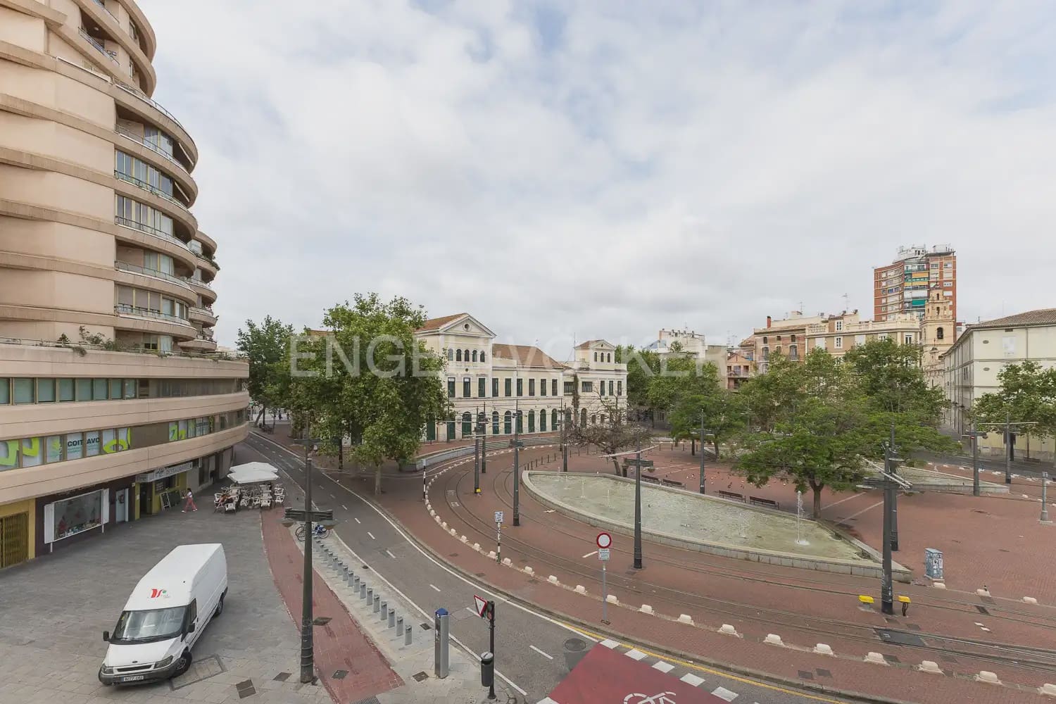 Piso de 3 habitaciones en València ciudad en alquiler con garaje - 2.200 € (Ref: 10035764)