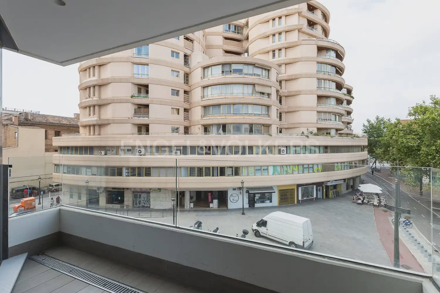 Piso de 3 habitaciones en València ciudad en alquiler con garaje - 2.200 € (Ref: 10035764)