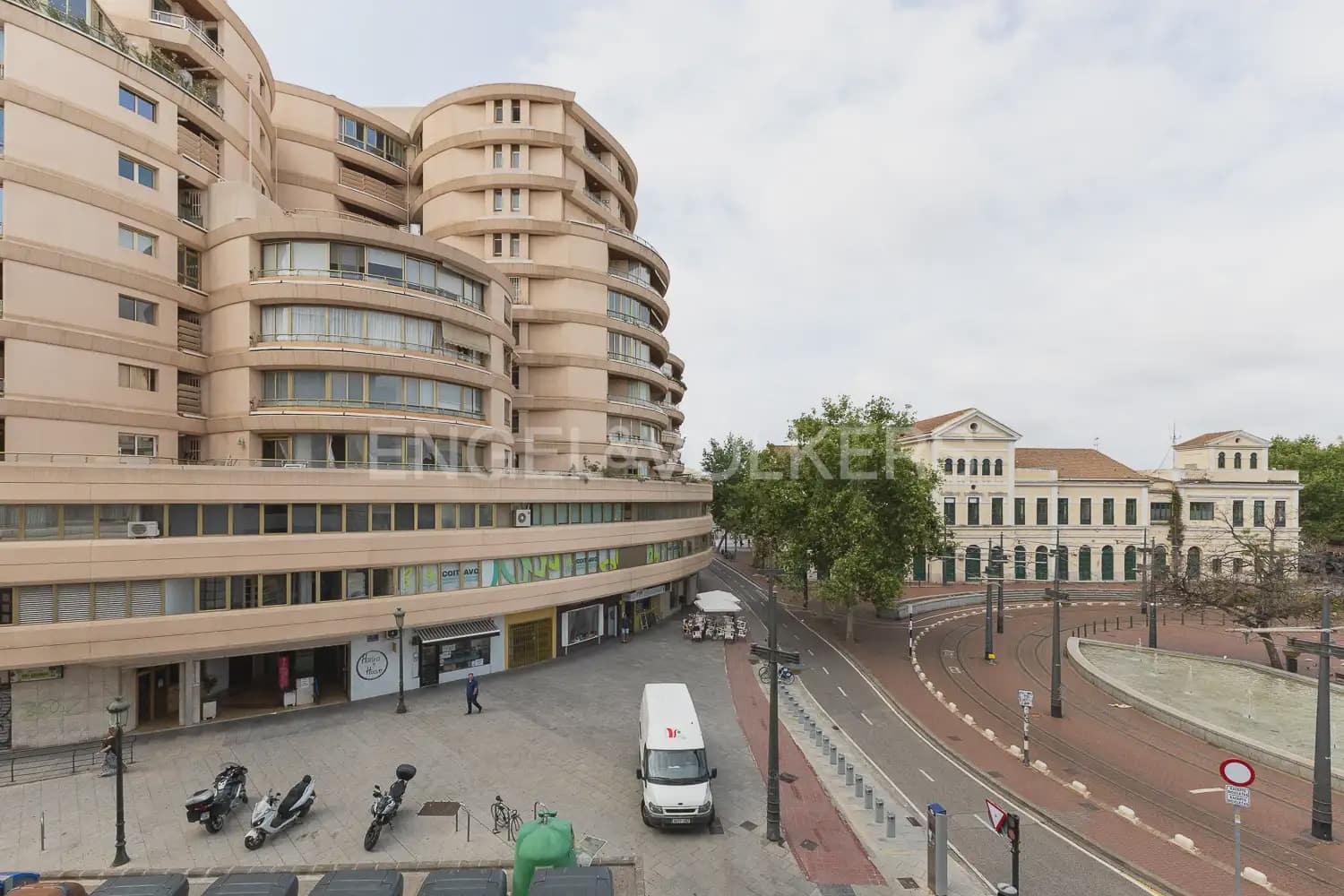 Piso de 3 habitaciones en València ciudad en alquiler con garaje - 2.200 € (Ref: 10035764)