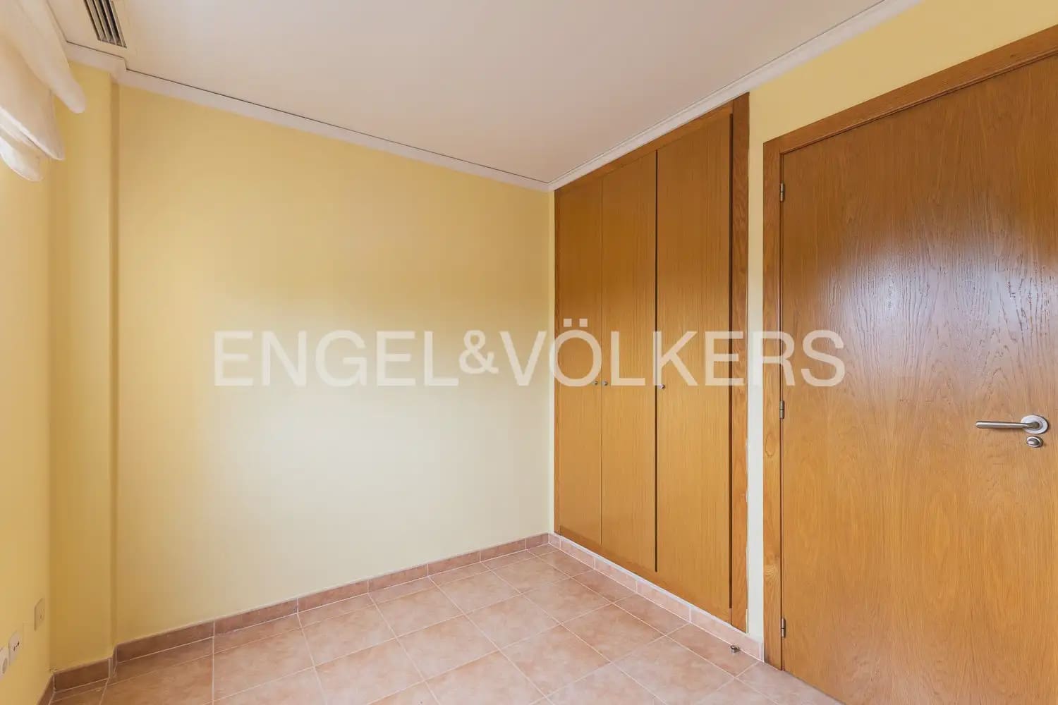 4 Zimmer Reihenhaus zu verkaufen in Miramar mit Garage - 269.000 € (Ref: 10035938)