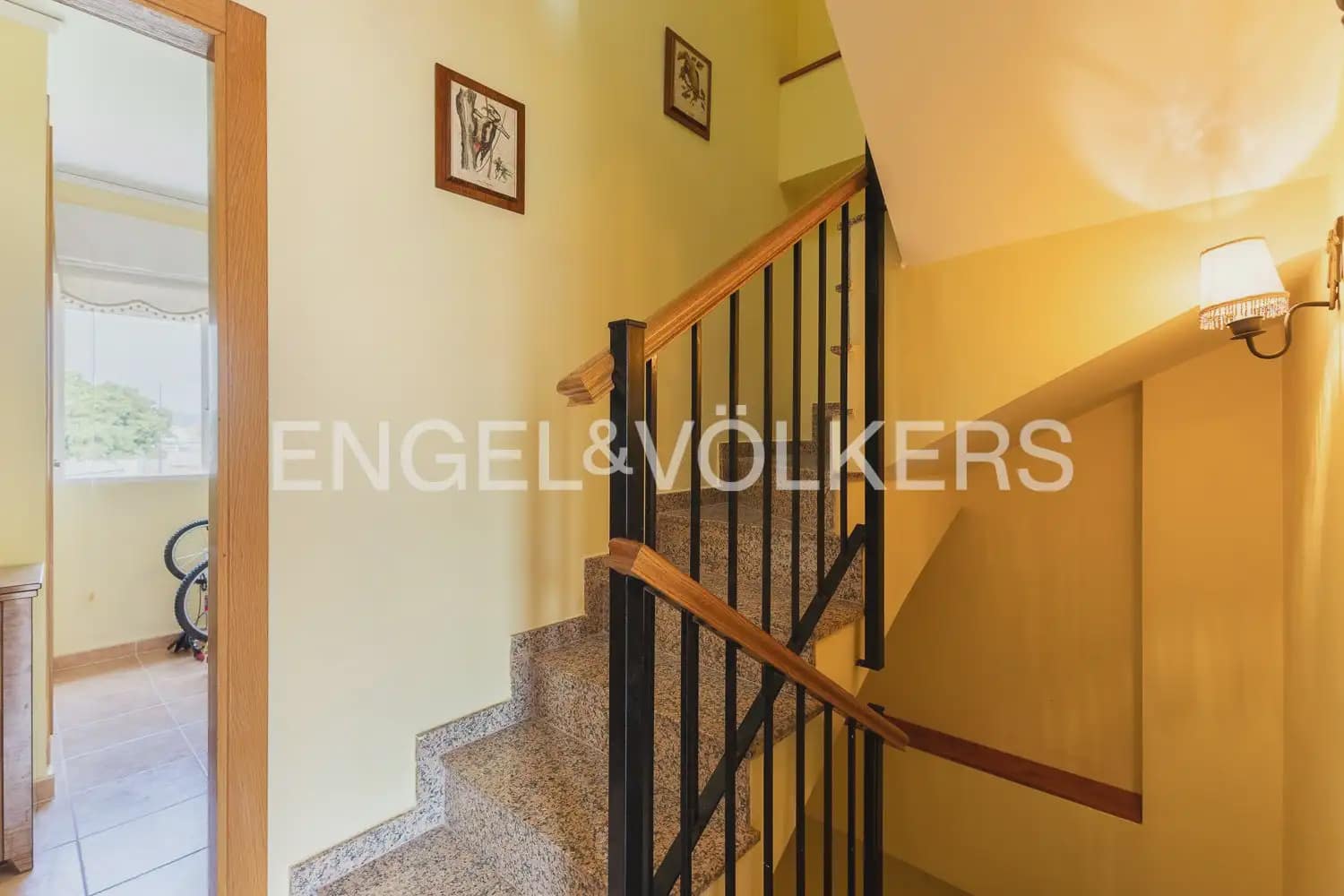 4 Zimmer Reihenhaus zu verkaufen in Miramar mit Garage - 269.000 € (Ref: 10035938)