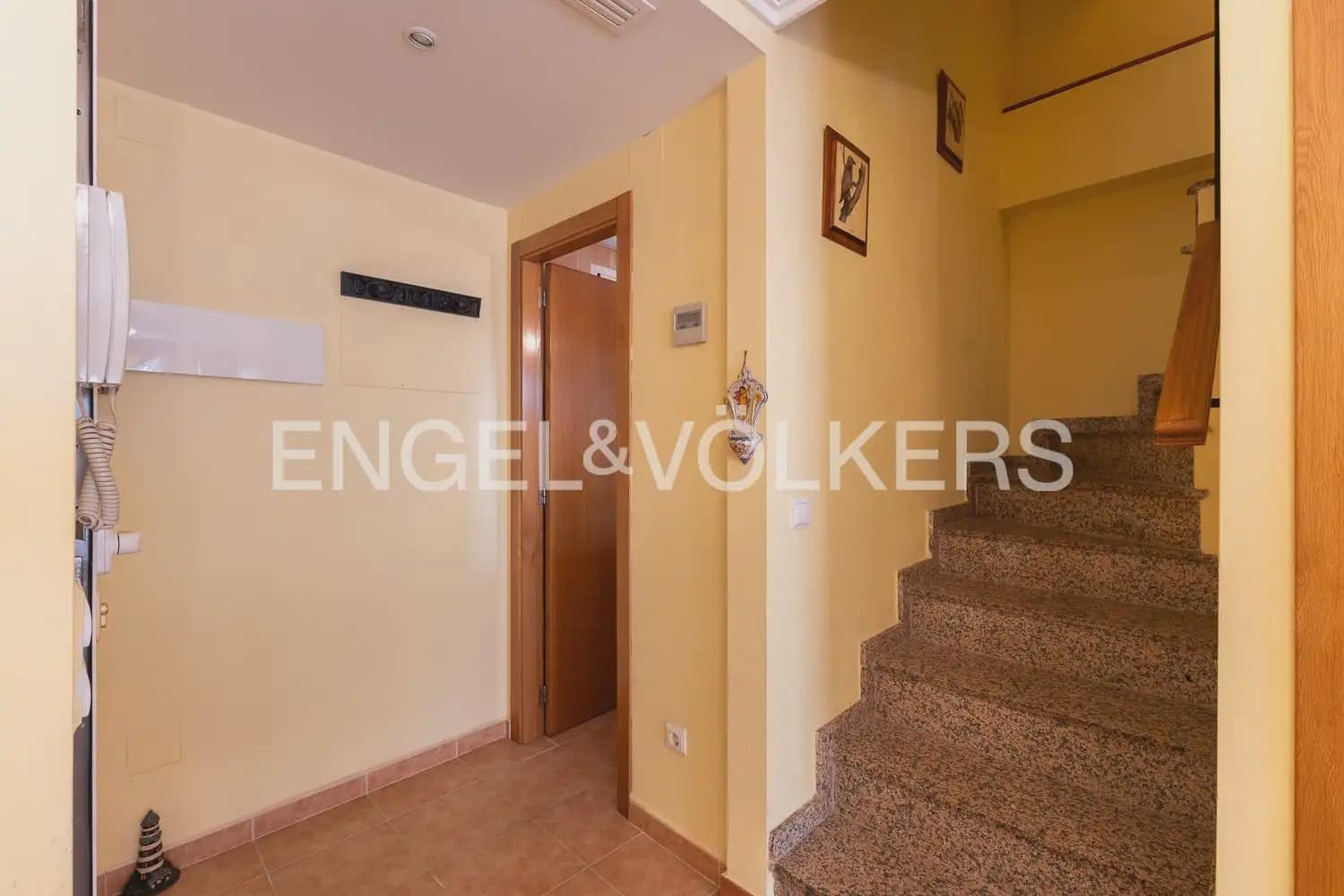 4 Zimmer Reihenhaus zu verkaufen in Miramar mit Garage - 269.000 € (Ref: 10035938)