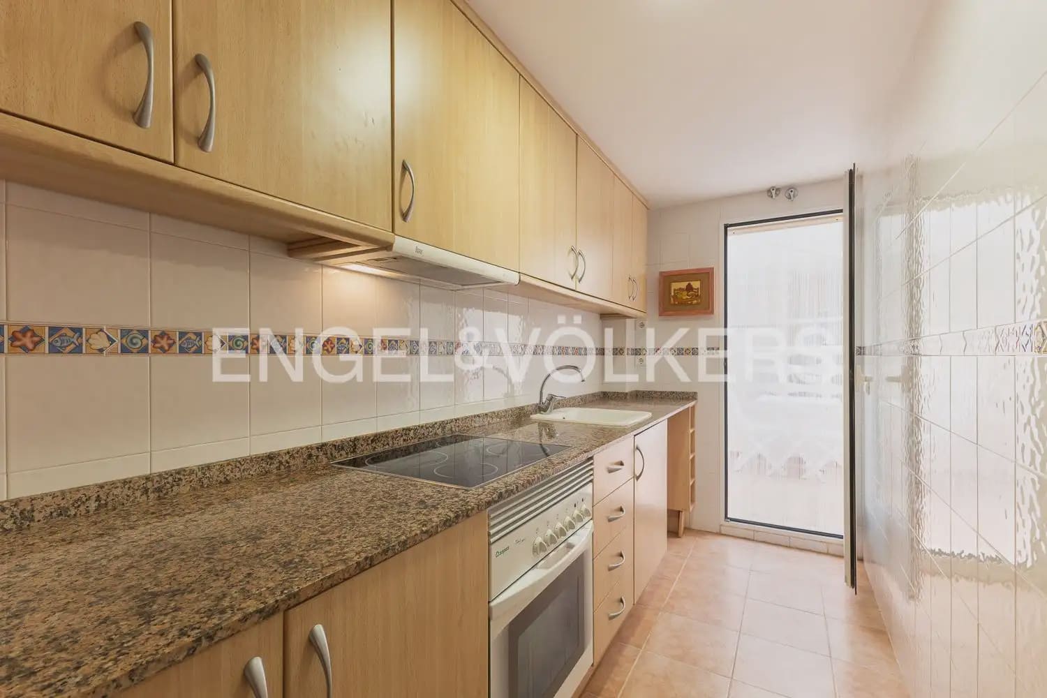 4 Zimmer Reihenhaus zu verkaufen in Miramar mit Garage - 269.000 € (Ref: 10035938)