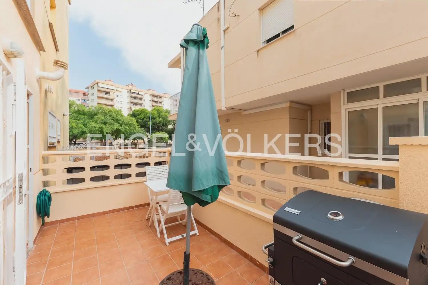 4 Zimmer Reihenhaus zu verkaufen in Miramar mit Garage - 269.000 € (Ref: 10035938)