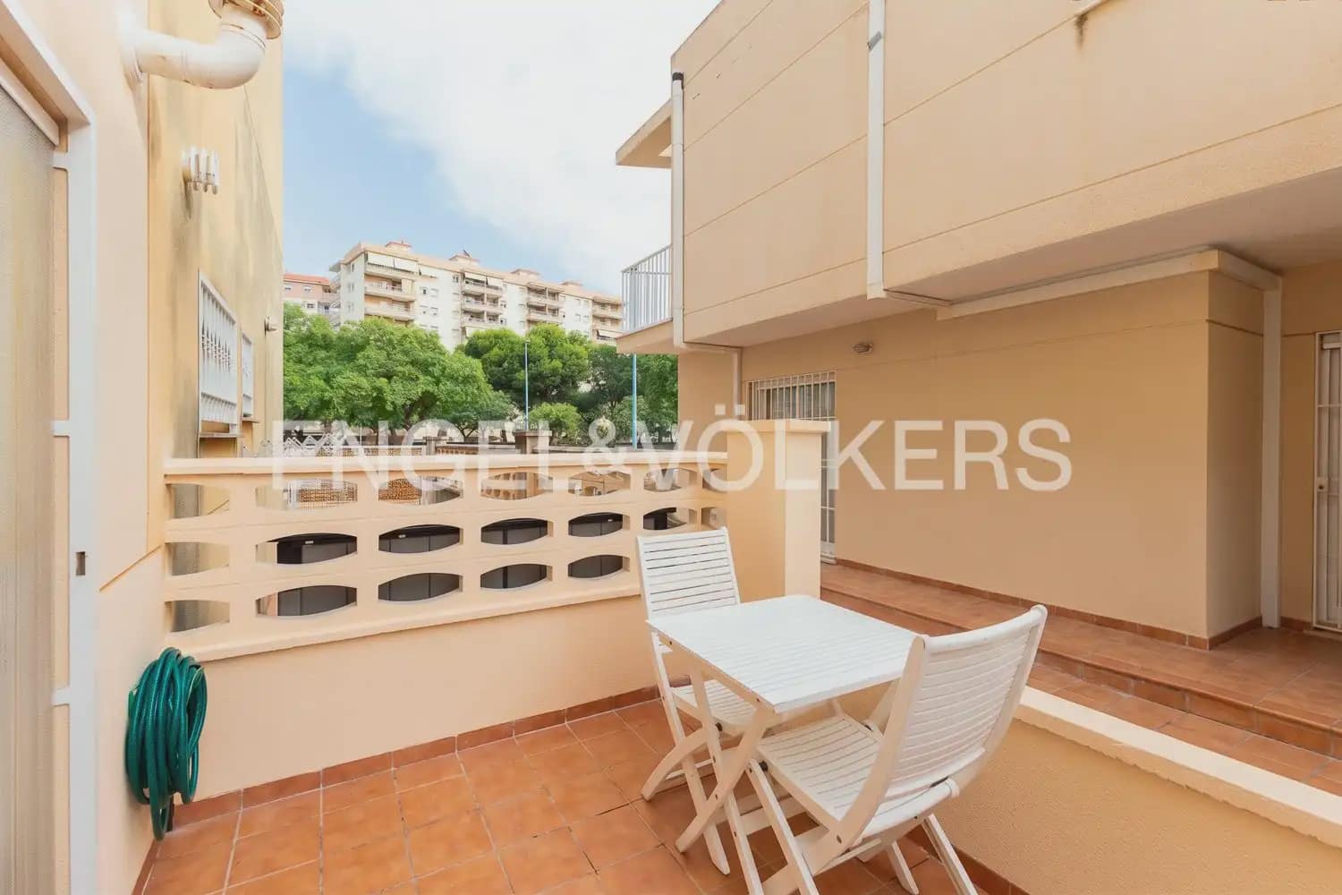4 Zimmer Reihenhaus zu verkaufen in Miramar mit Garage - 269.000 € (Ref: 10035938)