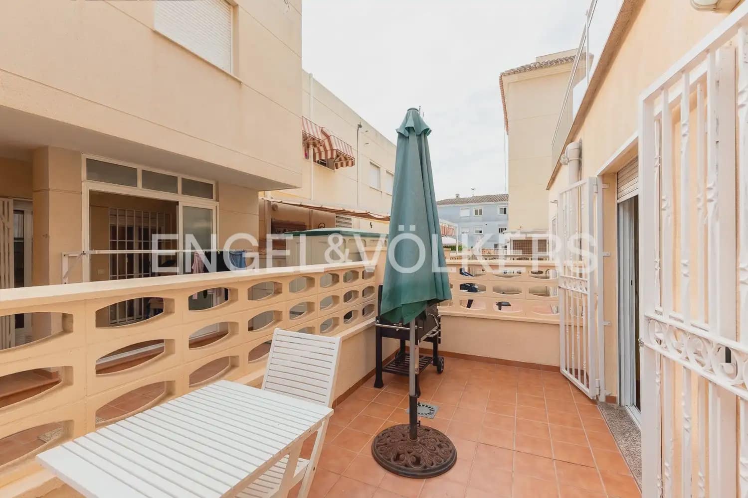 4 Zimmer Reihenhaus zu verkaufen in Miramar mit Garage - 269.000 € (Ref: 10035938)