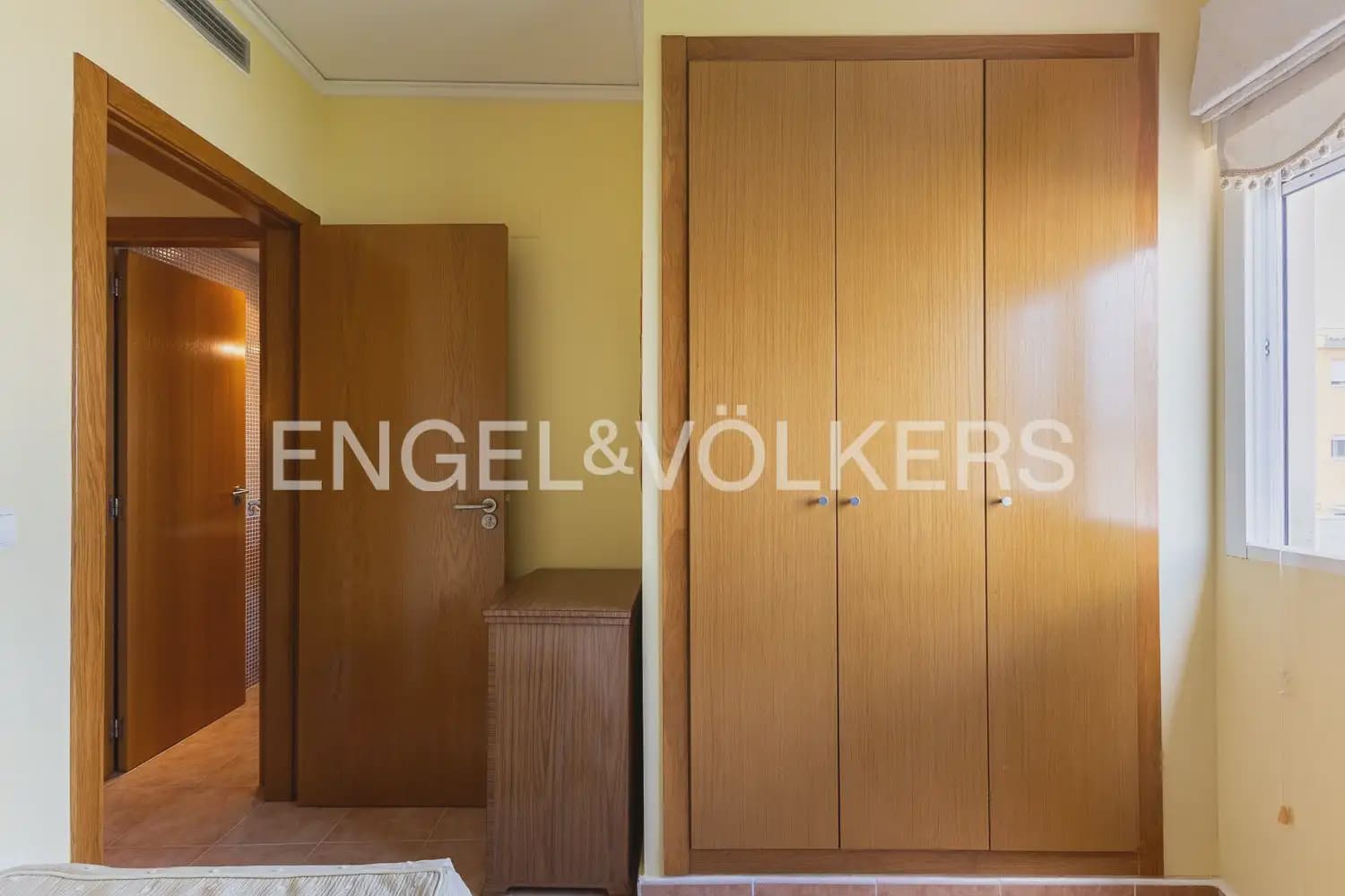 4 Zimmer Reihenhaus zu verkaufen in Miramar mit Garage - 269.000 € (Ref: 10035938)