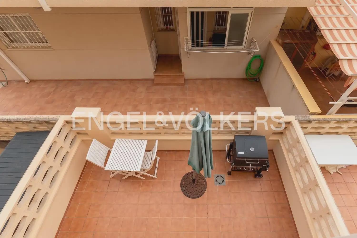 4 Zimmer Reihenhaus zu verkaufen in Miramar mit Garage - 269.000 € (Ref: 10035938)
