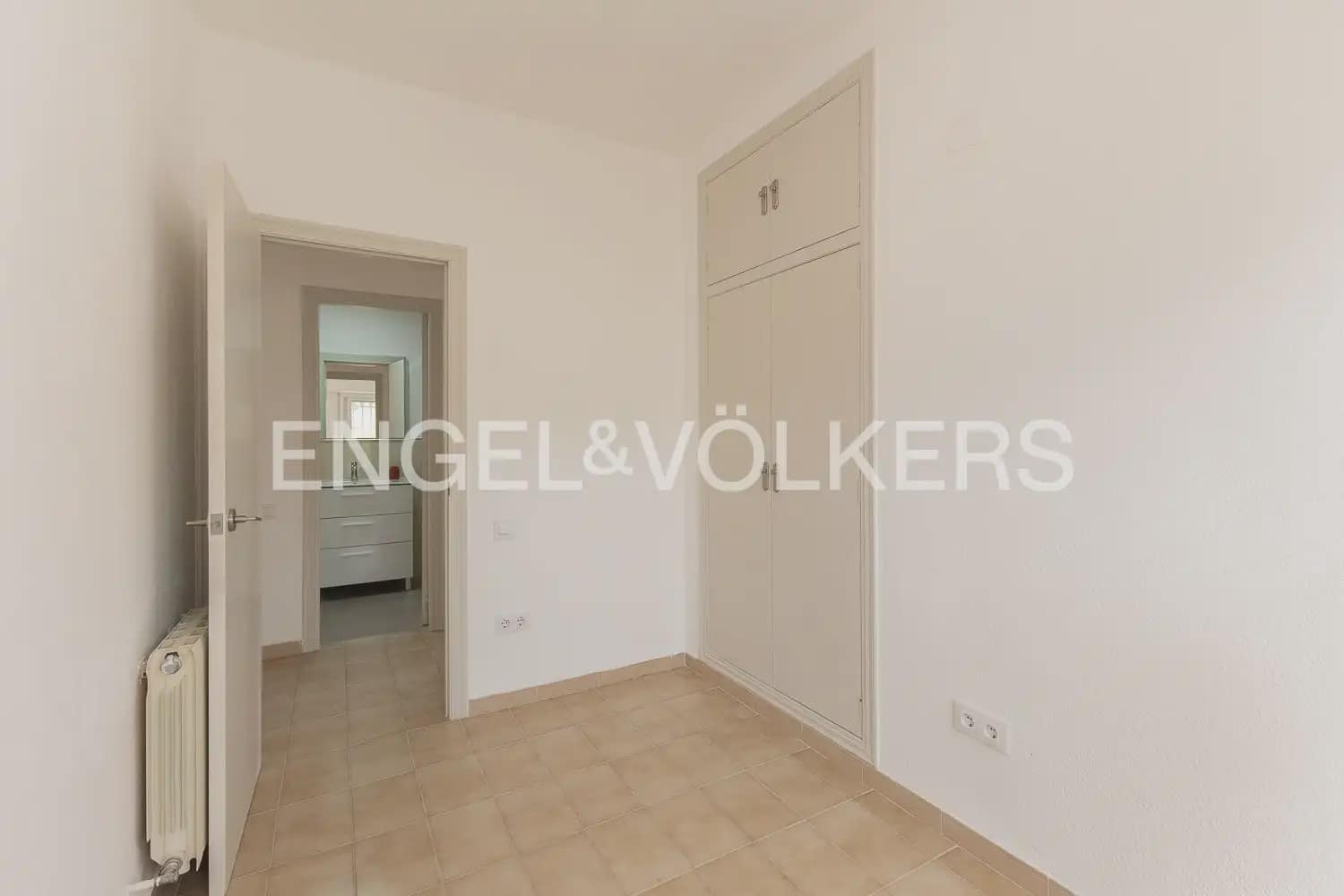 4 Zimmer Villa zu vermieten in Rocafort mit Pool Garage - 2.600 € (Ref: 10036200)