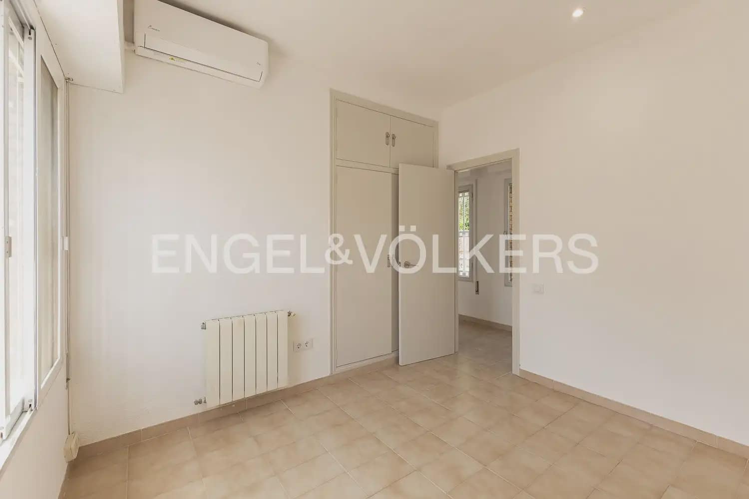 4 Zimmer Villa zu vermieten in Rocafort mit Pool Garage - 2.600 € (Ref: 10036200)