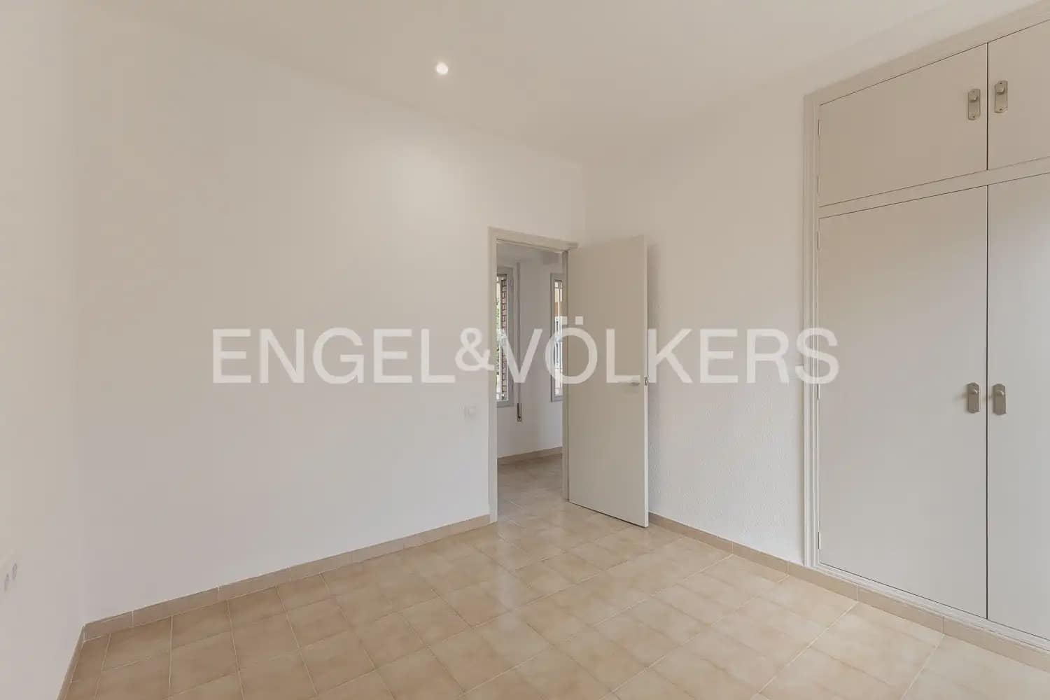 4 Zimmer Villa zu vermieten in Rocafort mit Pool Garage - 2.600 € (Ref: 10036200)