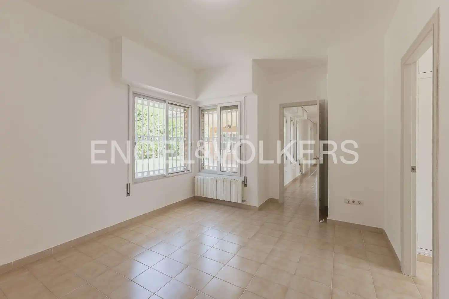 4 Zimmer Villa zu vermieten in Rocafort mit Pool Garage - 2.600 € (Ref: 10036200)