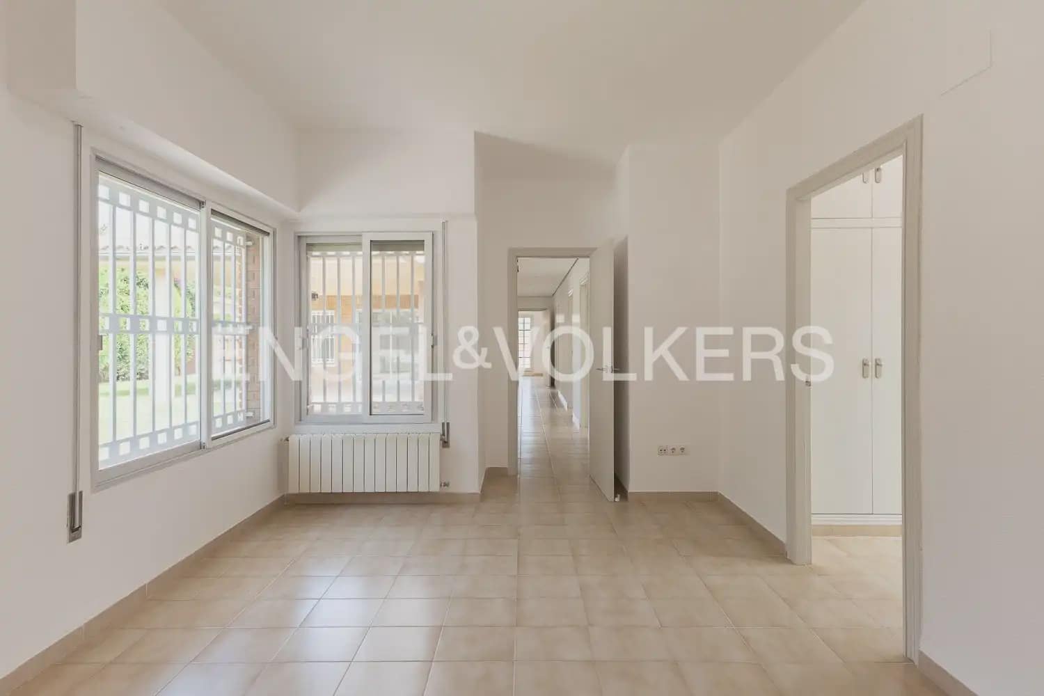 4 Zimmer Villa zu vermieten in Rocafort mit Pool Garage - 2.600 € (Ref: 10036200)