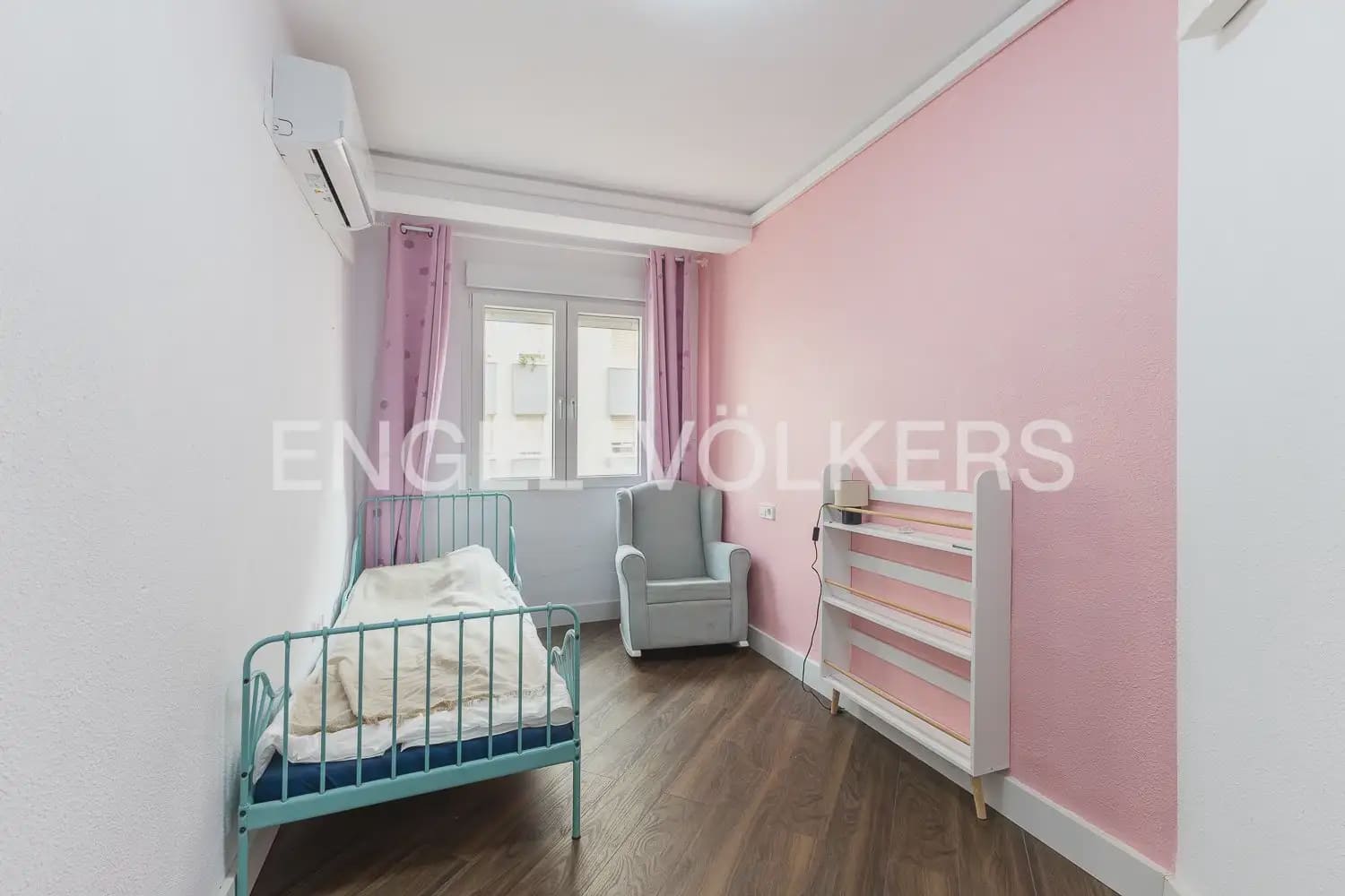 3 bedroom Flat for rent in Valencia city - € 1,400 (Ref: 10039105)