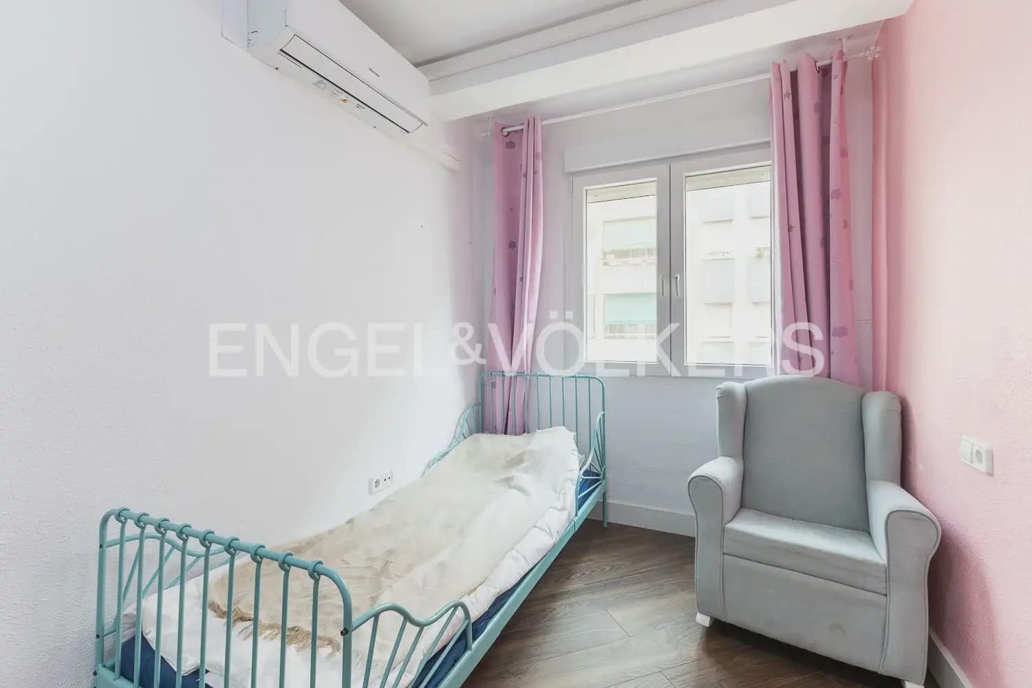 3 bedroom Flat for rent in Valencia city - € 1,400 (Ref: 10039105)