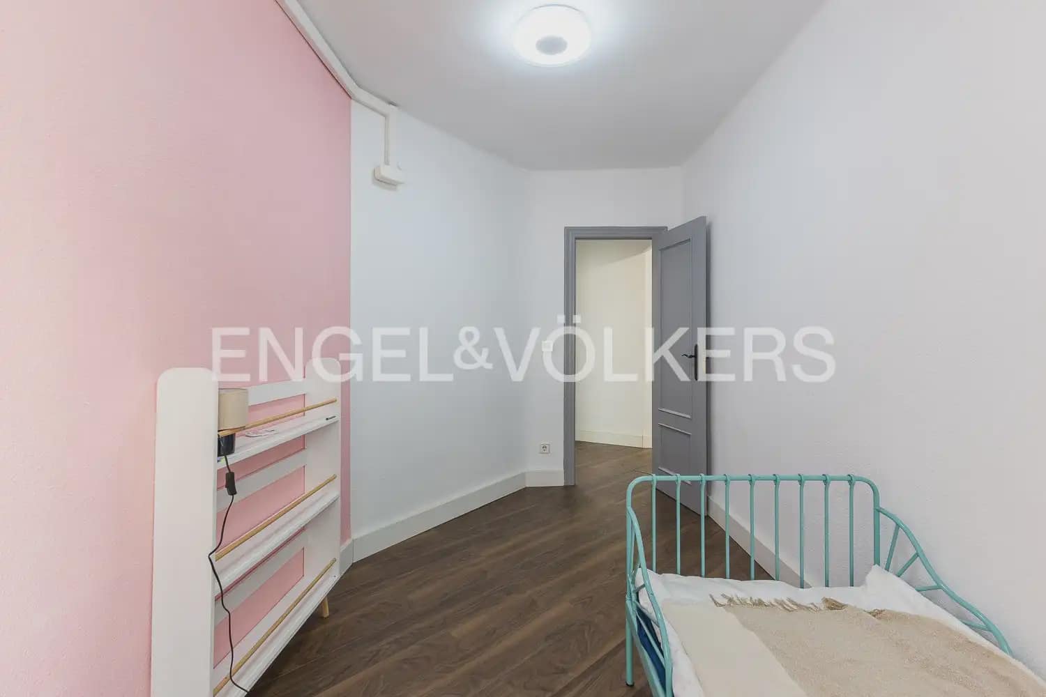 3 bedroom Flat for rent in Valencia city - € 1,400 (Ref: 10039105)