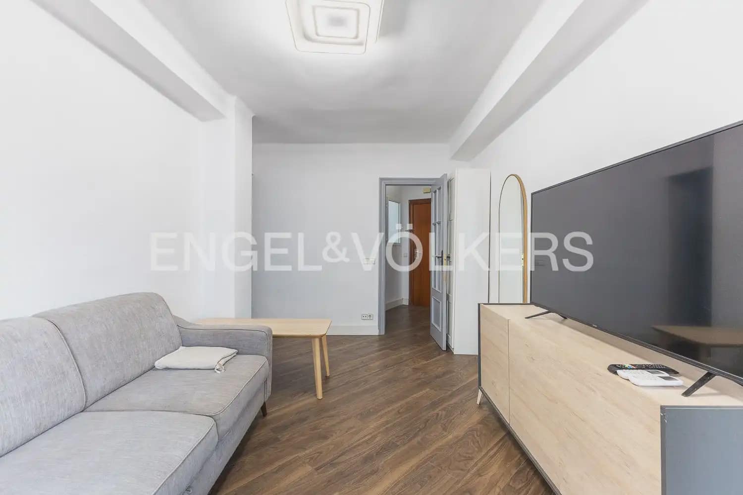 3 bedroom Flat for rent in Valencia city - € 1,400 (Ref: 10039105)