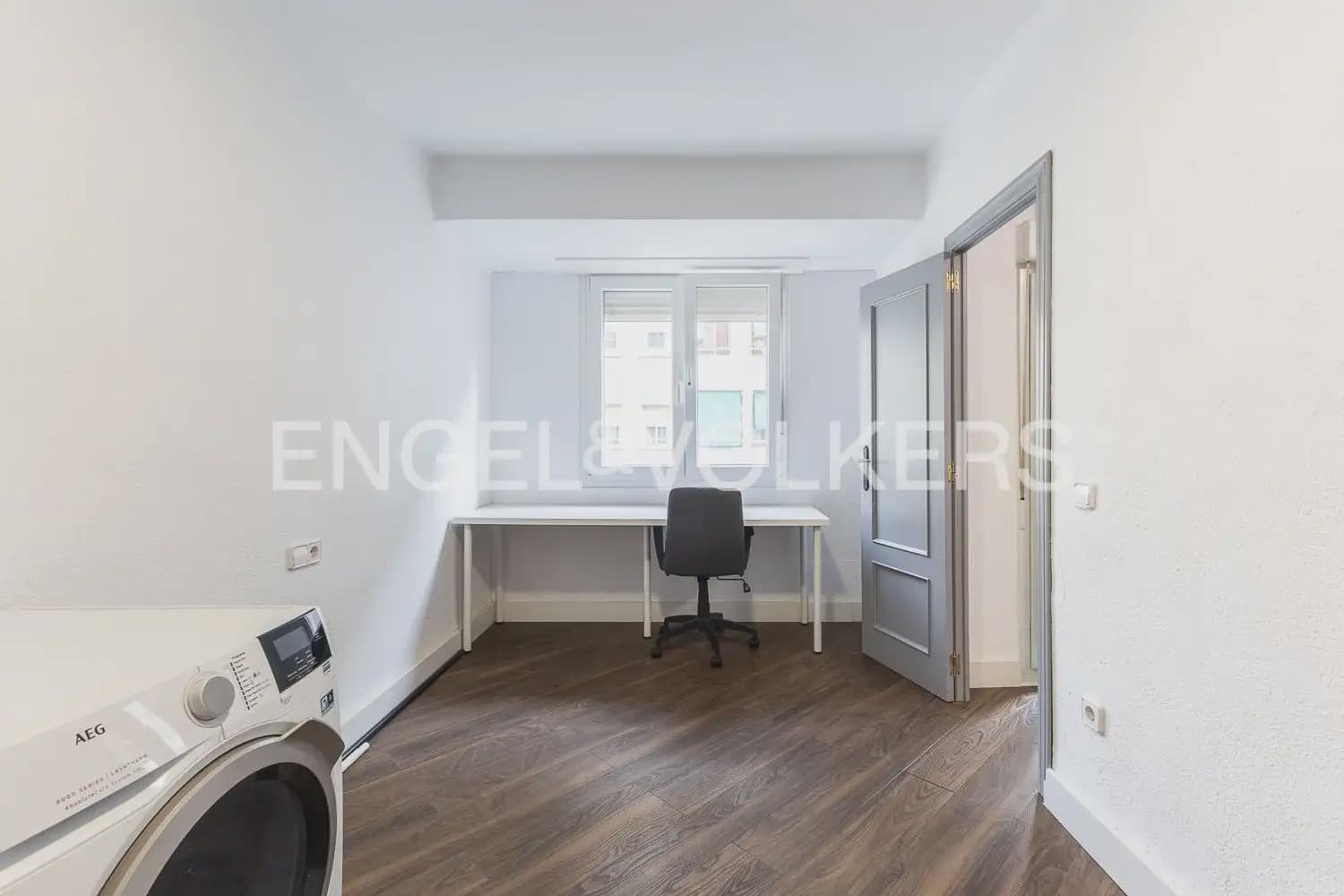 3 bedroom Flat for rent in Valencia city - € 1,400 (Ref: 10039105)