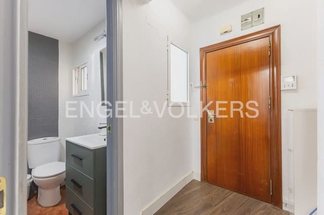 Appartement de 3 chambres à louer à Mont-Olivet, Valence ville - 1 400 € (Ref: 10039105)