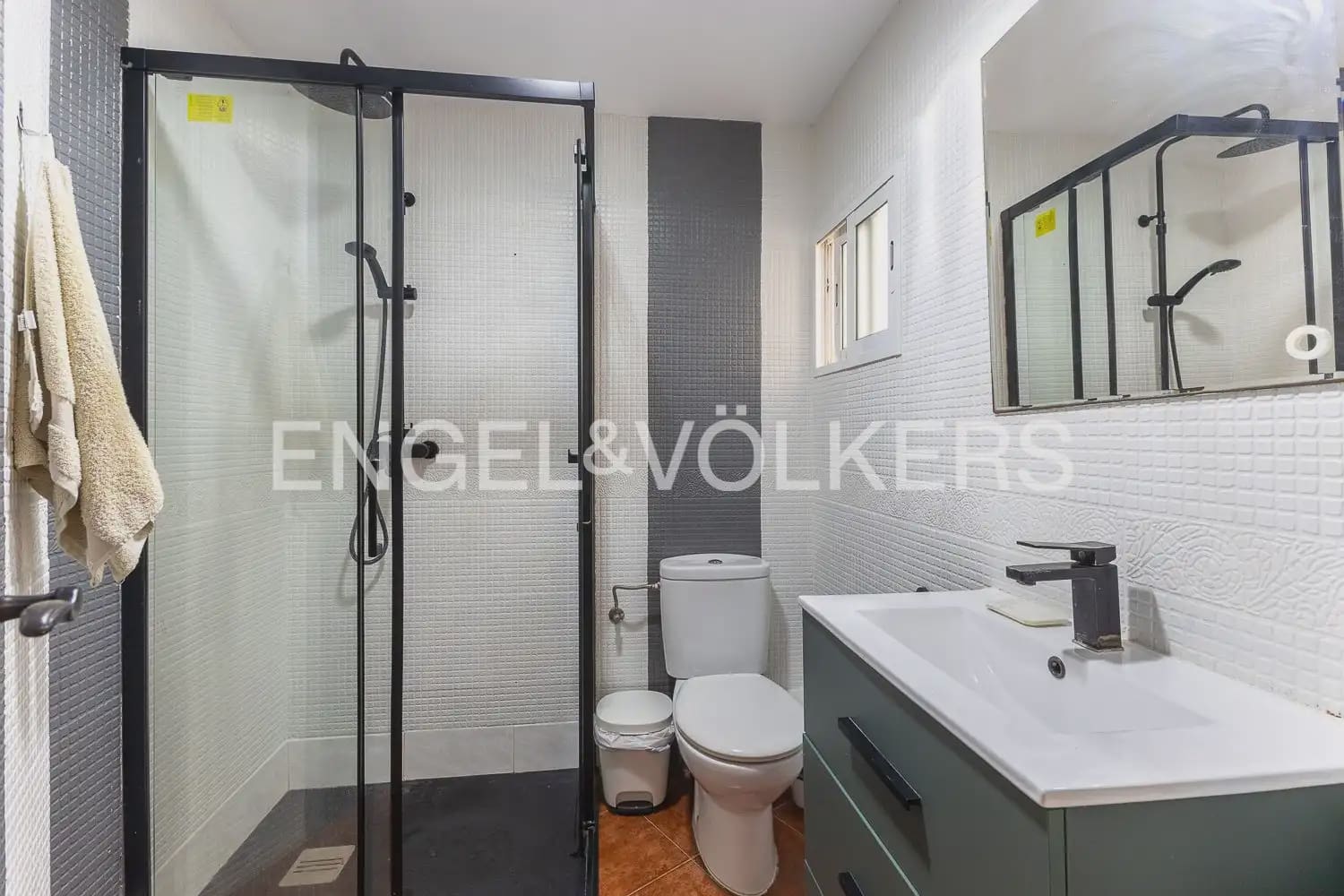 3 bedroom Flat for rent in Valencia city - € 1,400 (Ref: 10039105)