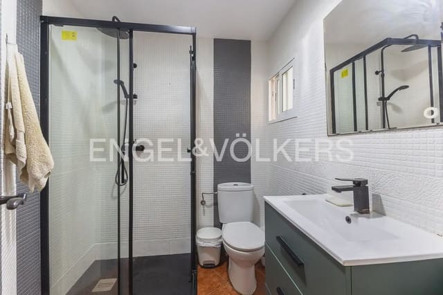 Appartement de 3 chambres à louer à Mont-Olivet, Valence ville - 1 400 € (Ref: 10039105)