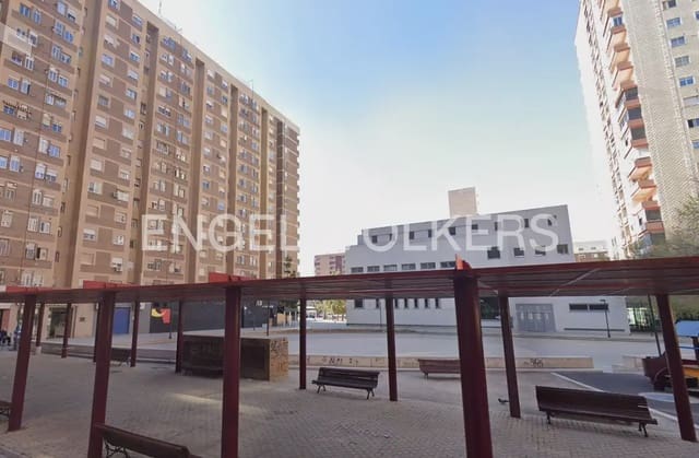 5 bedroom Flat for rent in La Carrasca, Valencia city with garage - € 2,500 (Ref: 10039106)