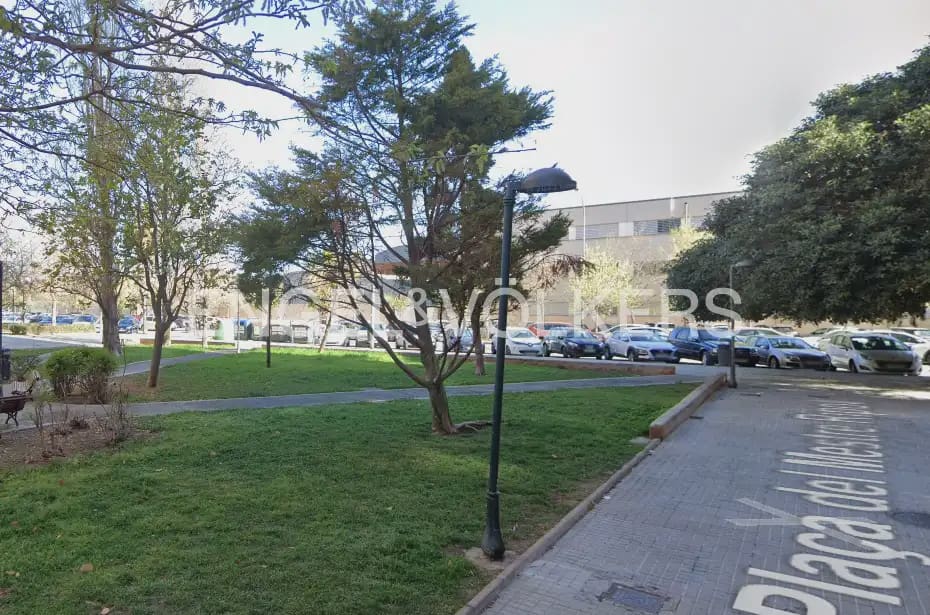 Appartement de 5 chambres à louer à Valence ville avec garage - 2 500 € (Ref: 10039106)