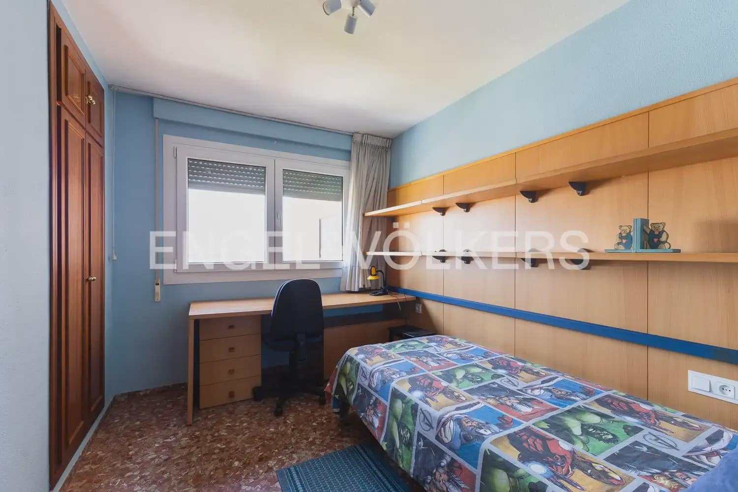 5 bedroom Flat for rent in Valencia city with garage - € 2,400 (Ref: 10039106)