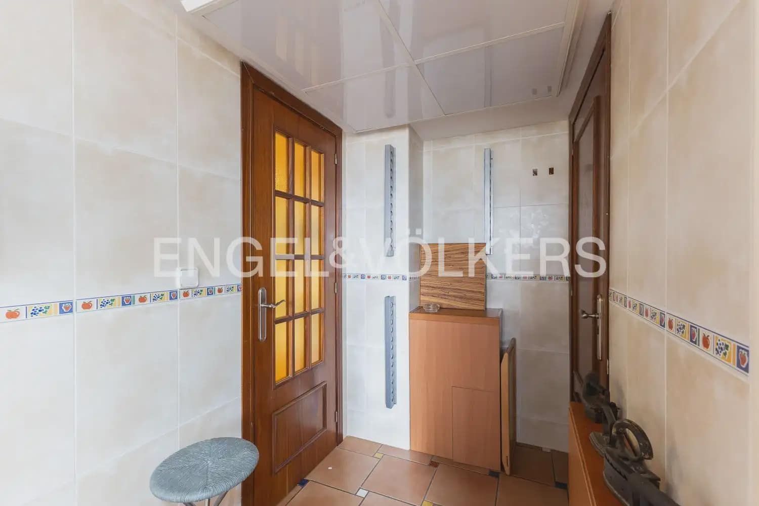 5 bedroom Flat for rent in Valencia city with garage - € 2,400 (Ref: 10039106)