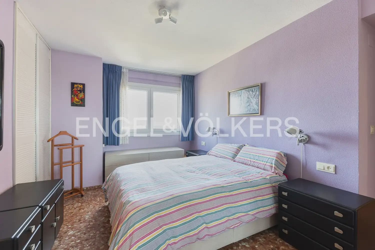 5 bedroom Flat for rent in Valencia city with garage - € 2,400 (Ref: 10039106)