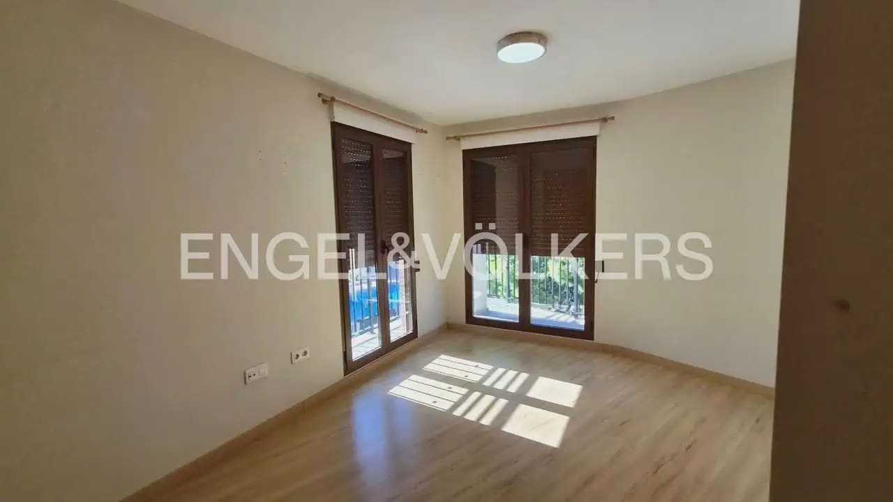 3 quarto Casa em Banda para arrendar em Rocafort com garagem - 1 800 € (Ref: 10039107)