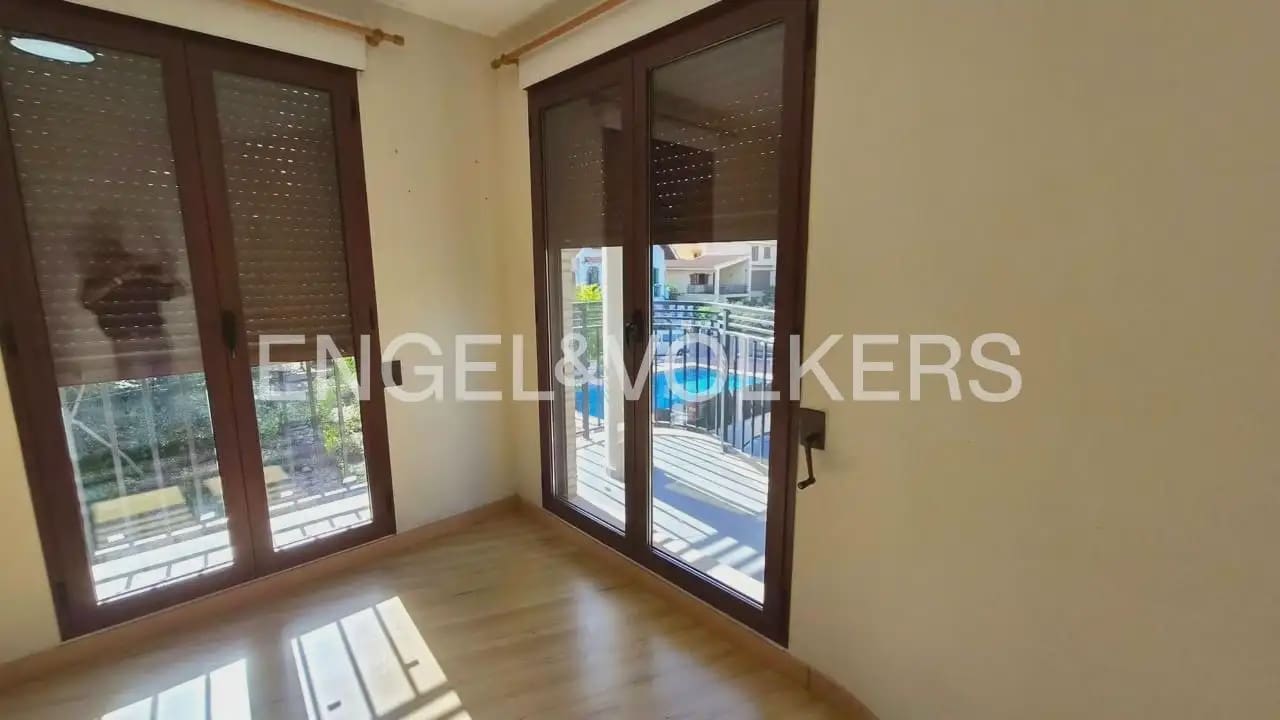 3 quarto Casa em Banda para arrendar em Rocafort com garagem - 1 800 € (Ref: 10039107)