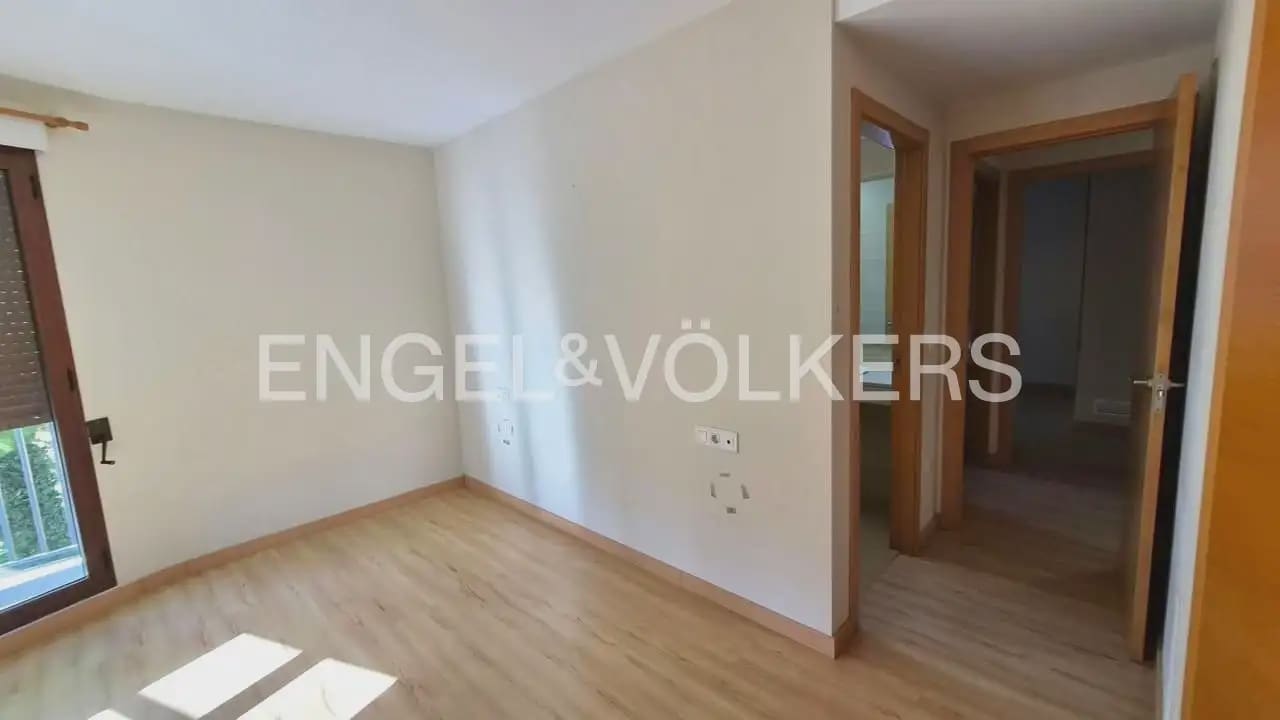 3 quarto Casa em Banda para arrendar em Rocafort com garagem - 1 800 € (Ref: 10039107)
