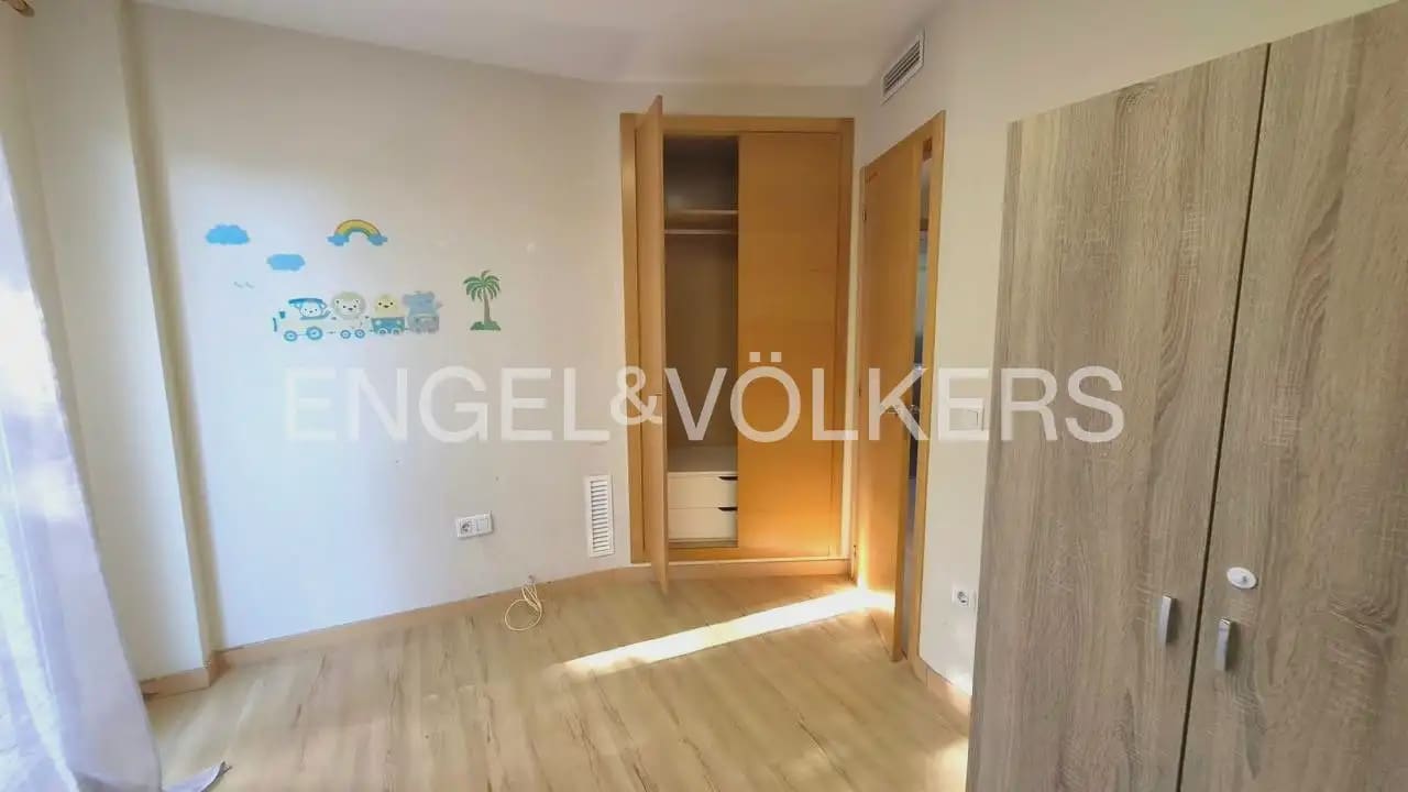 3 quarto Casa em Banda para arrendar em Rocafort com garagem - 1 800 € (Ref: 10039107)