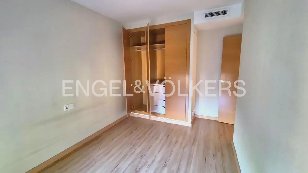 3 quarto Casa em Banda para arrendar em Rocafort com garagem - 1 800 € (Ref: 10039107)