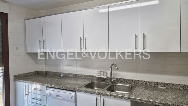 3 quarto Casa em Banda para arrendar em Rocafort com garagem - 1 800 € (Ref: 10039107)