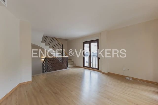 Maison de Ville de 3 chambres à louer à Rocafort avec garage - 1 800 € (Ref: 10039107)