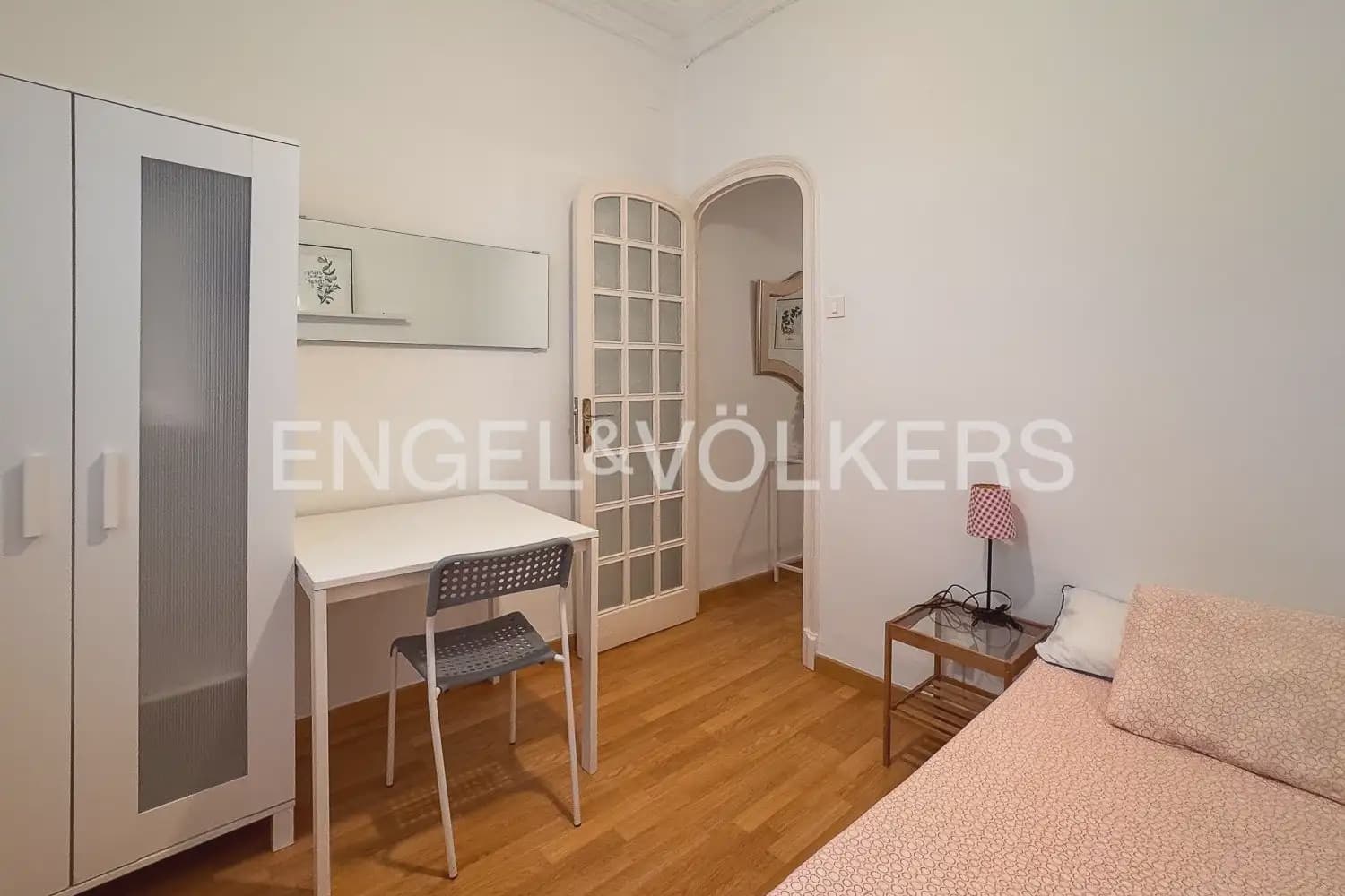 4 soveværelse Lejlighed til leje i Valencia by - € 2.500 (Ref: 10039108)